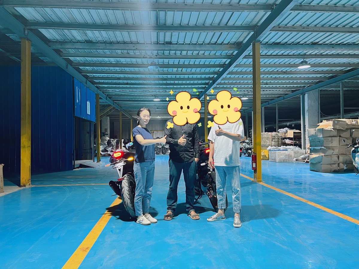 ¡Bienvenido a los clientes de Bangladesh para visitar nuestra fábrica!